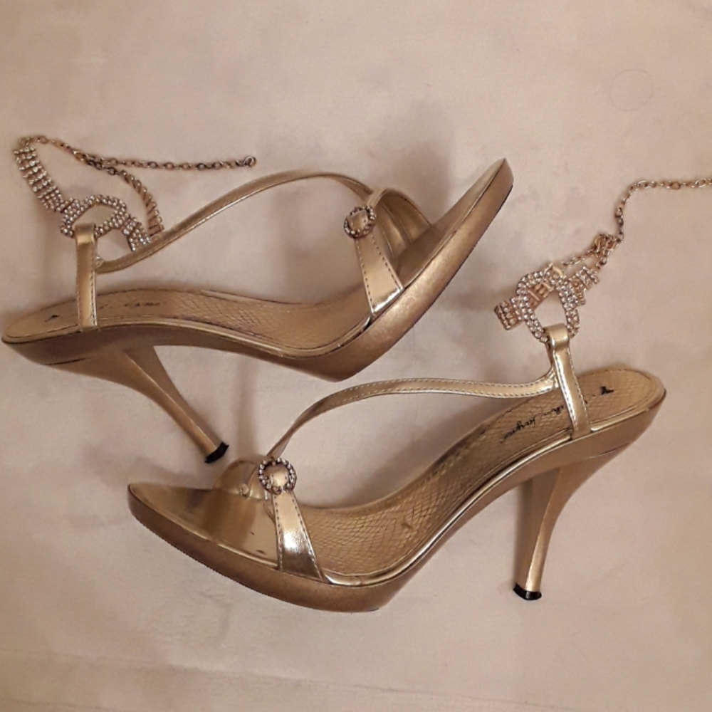 SARAH JAYNE HEELS